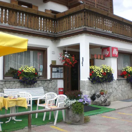 Hotel Croce Bianca 3*