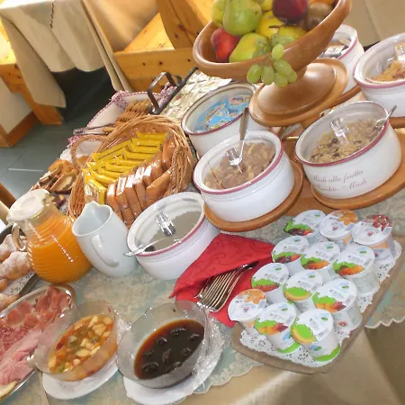 Hotel Croce Bianca 3*