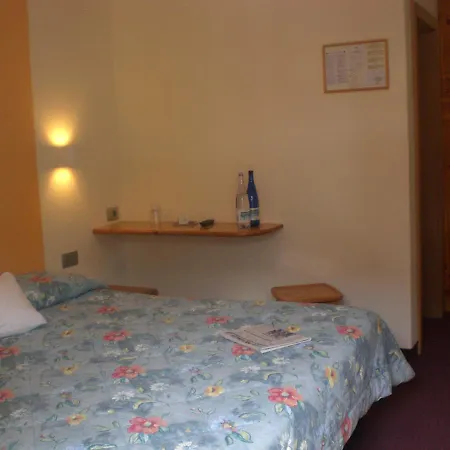 Hotel Croce Bianca 3*